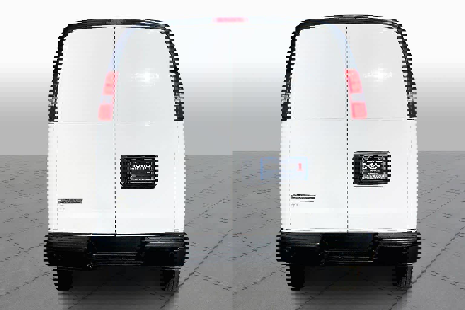 Used 2021 Chevrolet Express 2500 w/ Driver Convenience Package image 4