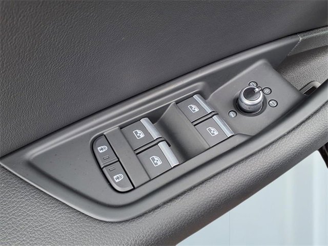 Used 2023 Audi A4 2.0T Premium image 12