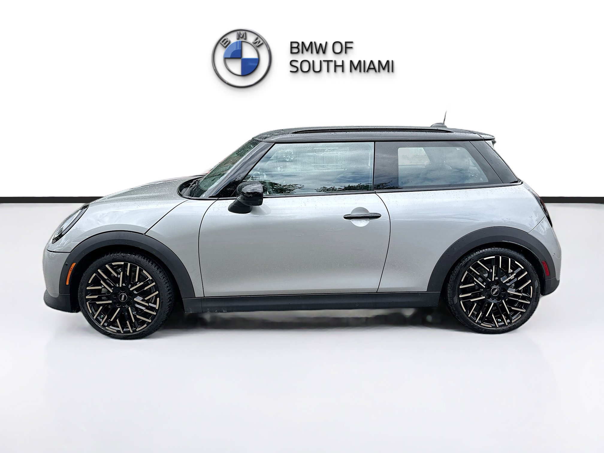 Certified 2025 MINI Cooper 2-Door Hardtop image 4