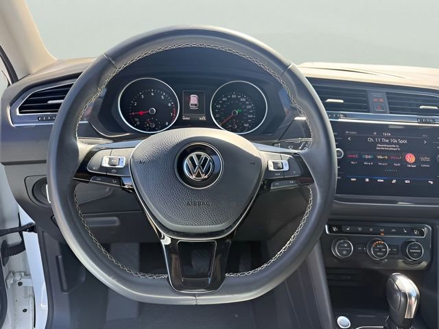 Used 2021 Volkswagen Tiguan SE w/ Panoramic Sunroof Package AWD/4WD image 17