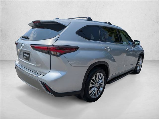 Used 2025 Toyota Highlander Platinum AWD/4WD image 5