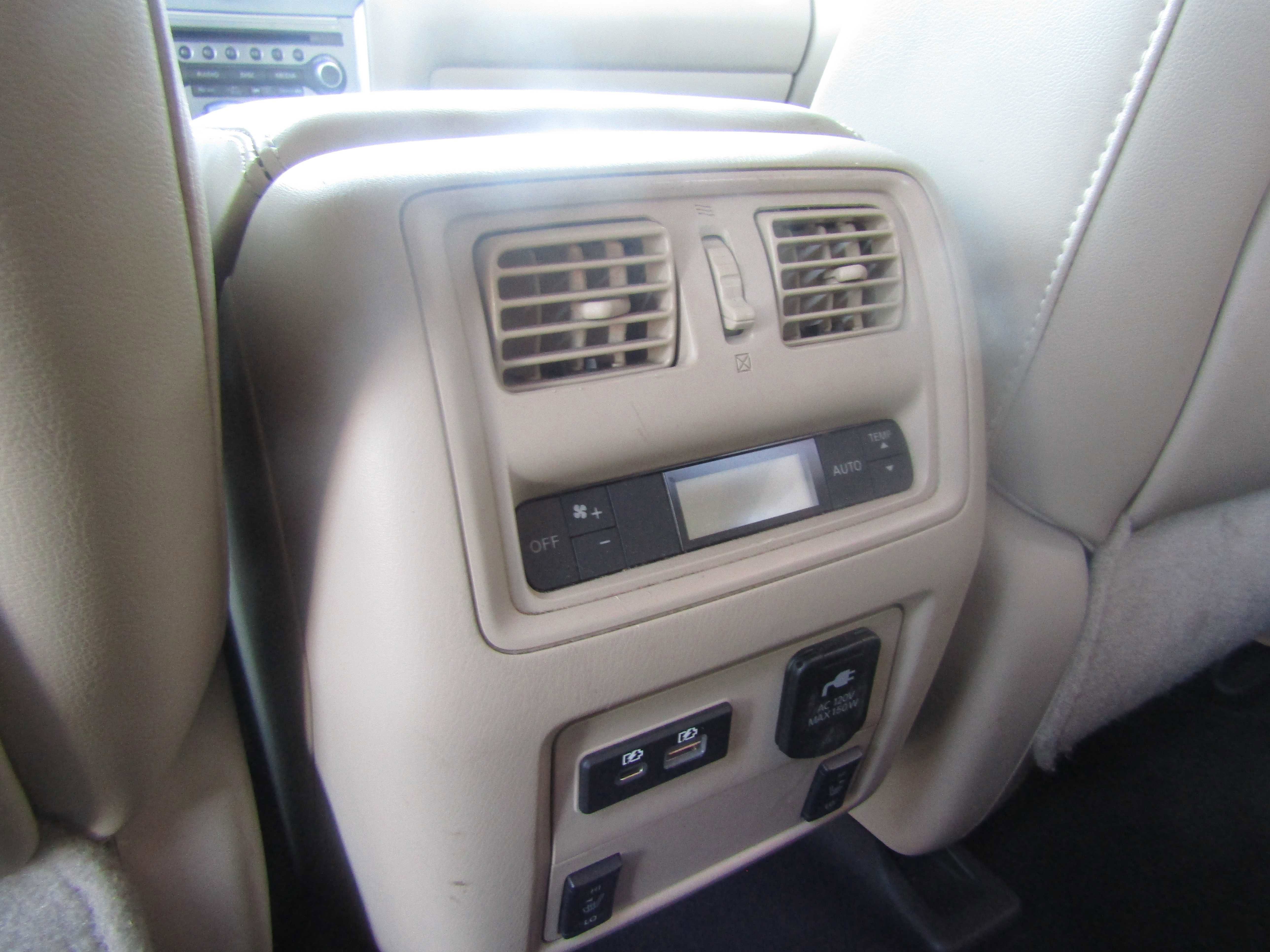 Used 2020 Nissan Pathfinder SL AWD/4WD image 12