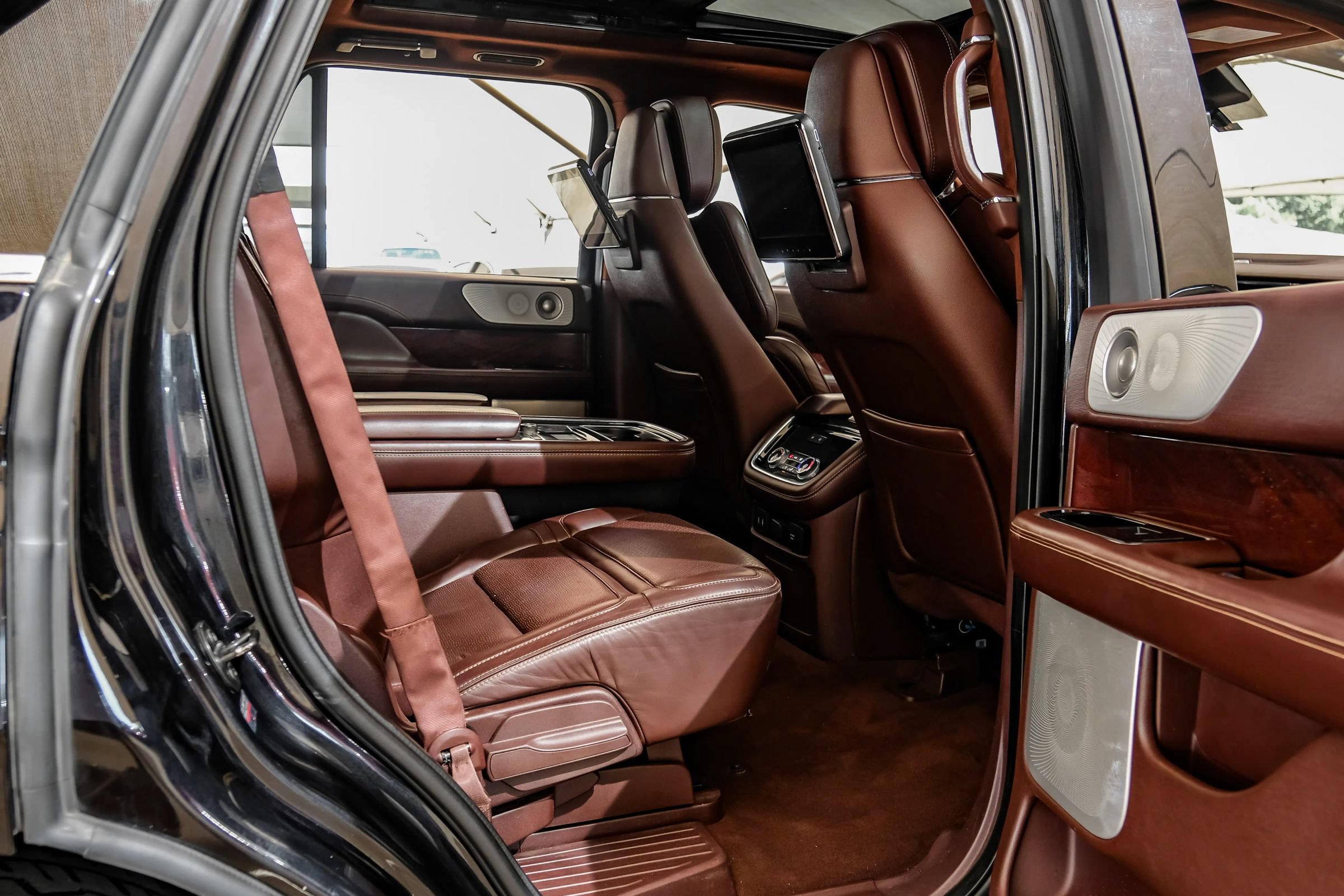 Used 2019 Lincoln Navigator Black Label w/ Cargo Package AWD/4WD image 47