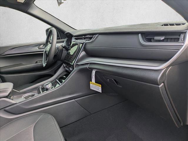 New 2025 Jeep Grand Cherokee Laredo image 14