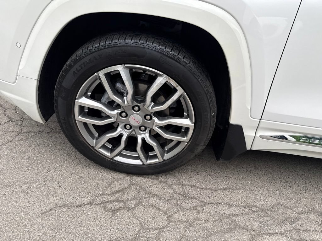 Used 2022 GMC Terrain Denali w/ Denali Premium Package AWD/4WD image 11