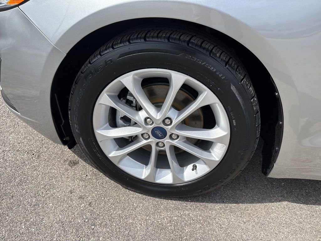 Used 2020 Ford Fusion SE image 7