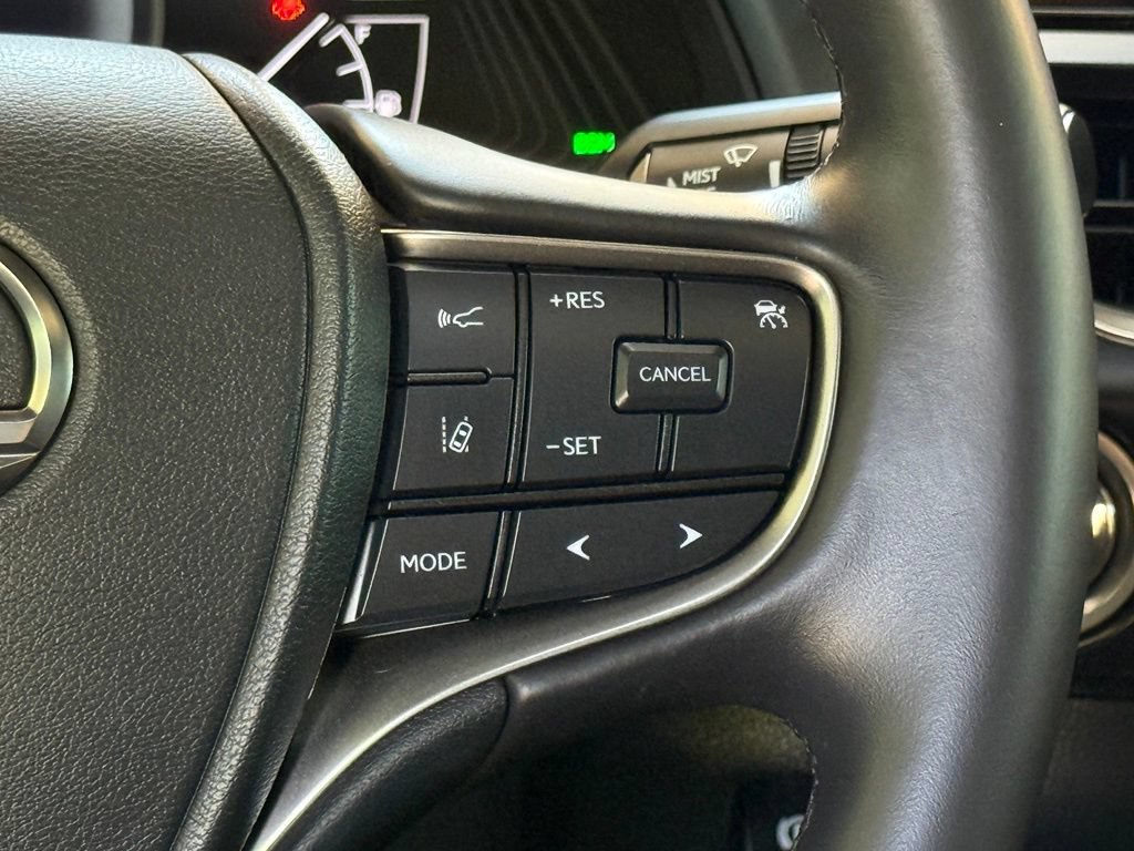 Certified 2024 Lexus UX 250h FWD image 26