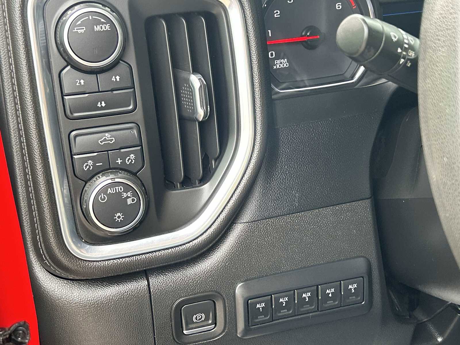 Used 2022 Chevrolet Silverado 2500 LT w/ Snow Plow Prep/Camper Package image 16