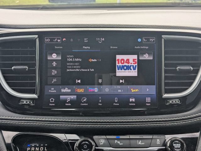 Used 2025 Chrysler Pacifica Limited FWD image 18