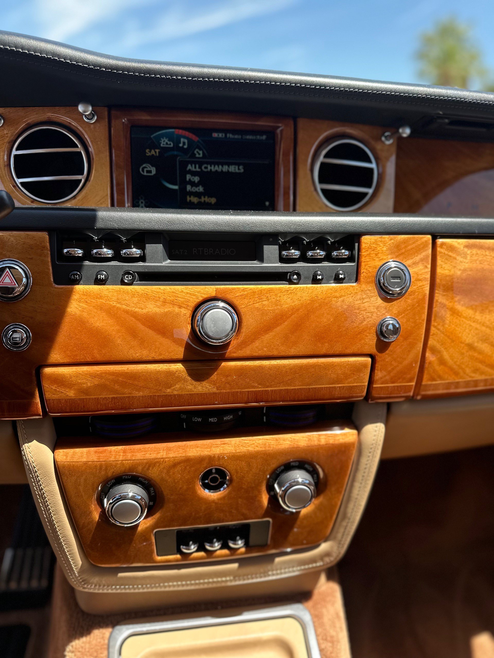 Used 2006 Rolls-Royce Phantom Sedan RWD image 34