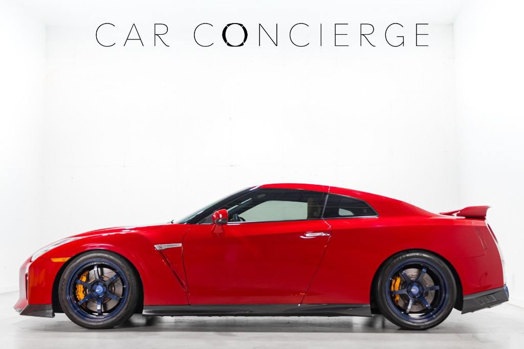 Used 2018 Nissan GT-R Premium AWD/4WD image 8