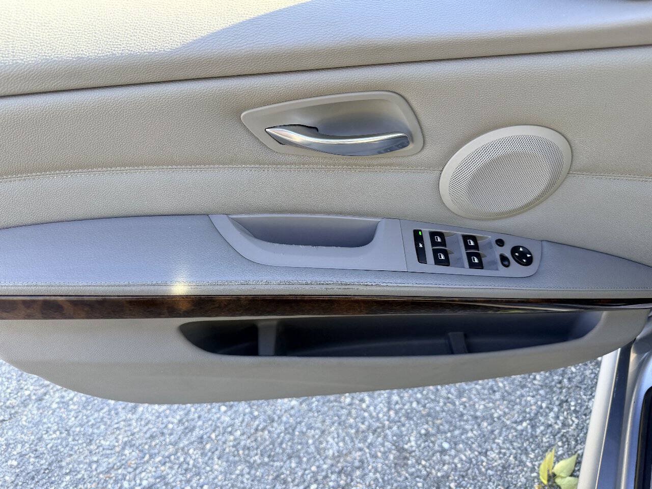 Used 2009 BMW 328i xDrive Wagon AWD/4WD image 9