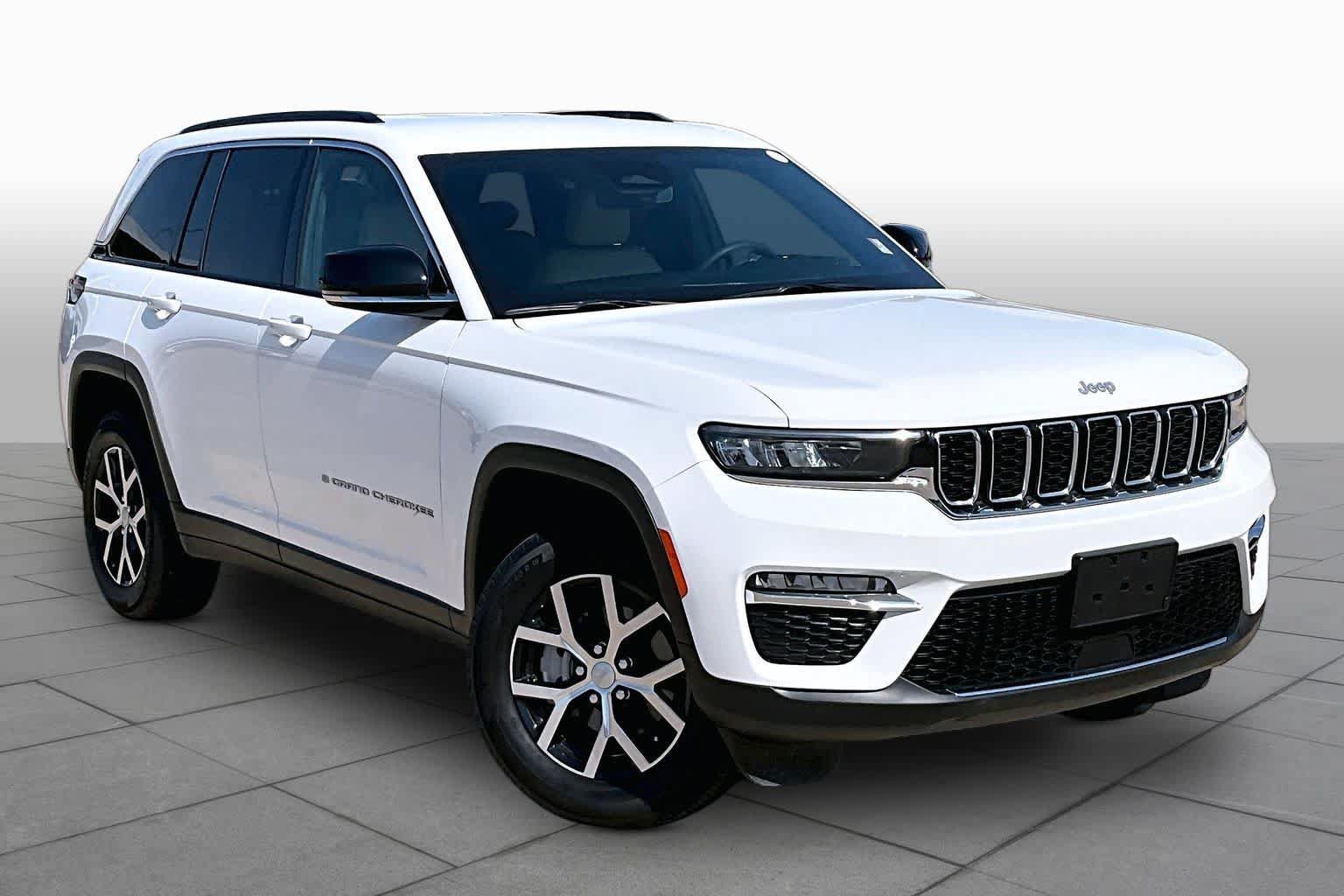 Used 2024 Jeep Grand Cherokee Limited w/ Trailer Tow Package AWD/4WD image 3