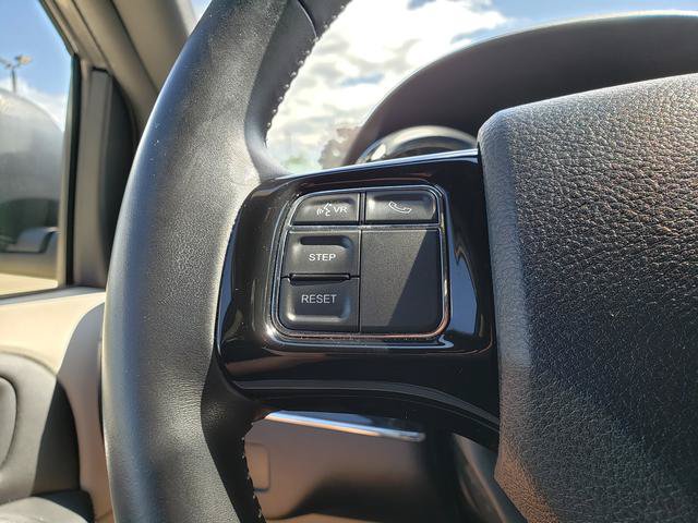 Used 2016 Dodge Grand Caravan SE FWD image 19