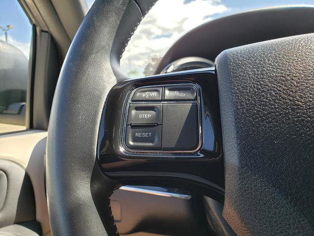 Used 2016 Dodge Grand Caravan SE image 19