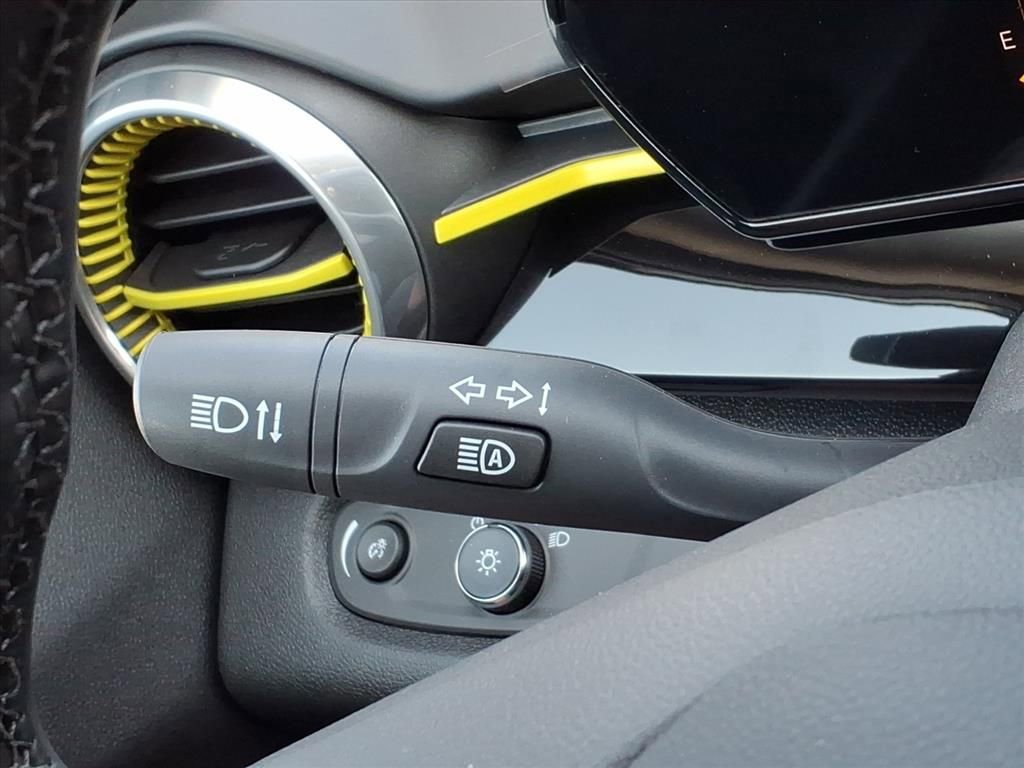 New 2025 Chevrolet Trax ACTIV w/ Driver Confidence Package image 19