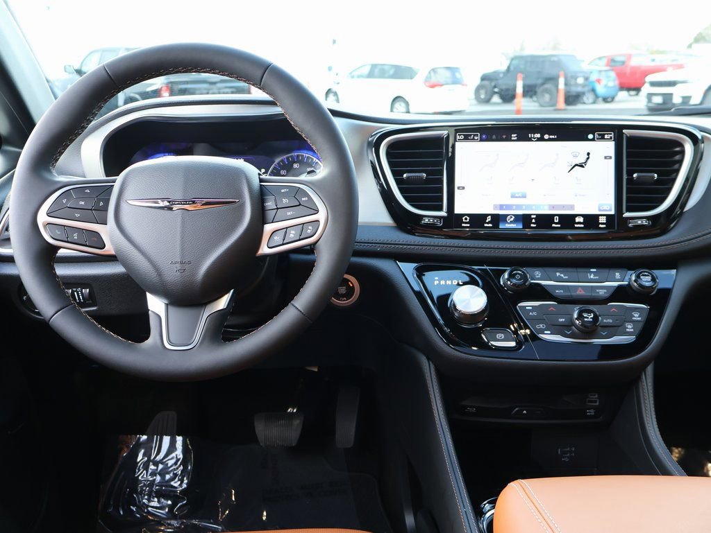 New 2026 Chrysler Pacifica Pinnacle AWD/4WD image 18