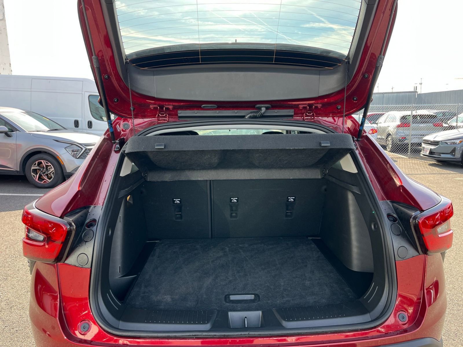 Used 2025 Chevrolet Trax LT w/ LT Convenience Package image 30