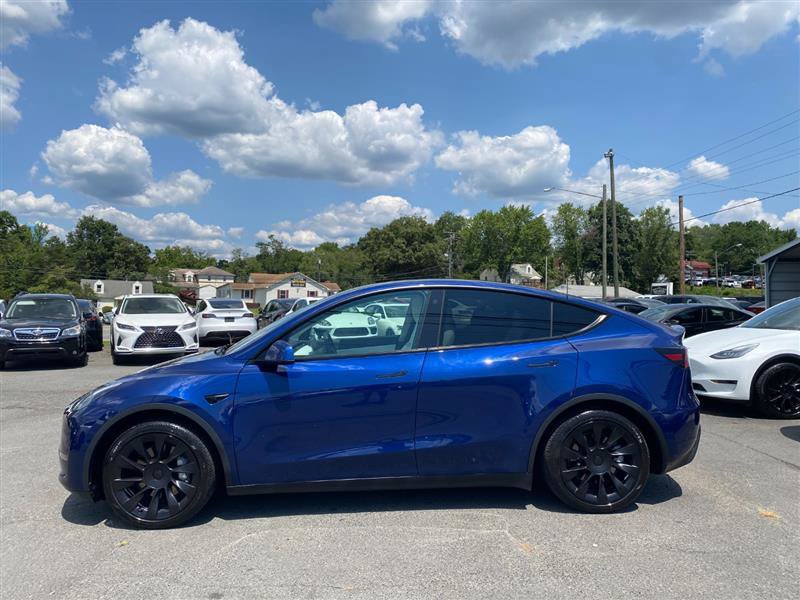 Used 2024 Tesla Model Y Long Range AWD/4WD image 2