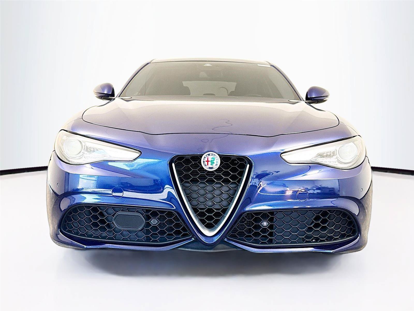 Used 2017 Alfa Romeo Giulia Ti w/ TI 19" Sport Package AWD/4WD image 9