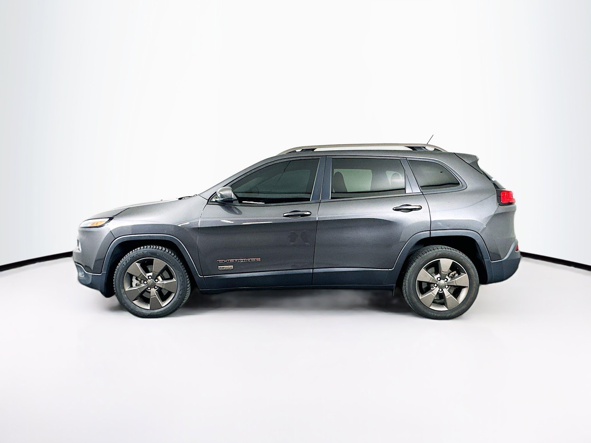 Used 2016 Jeep Cherokee 75th Anniversary FWD image 4