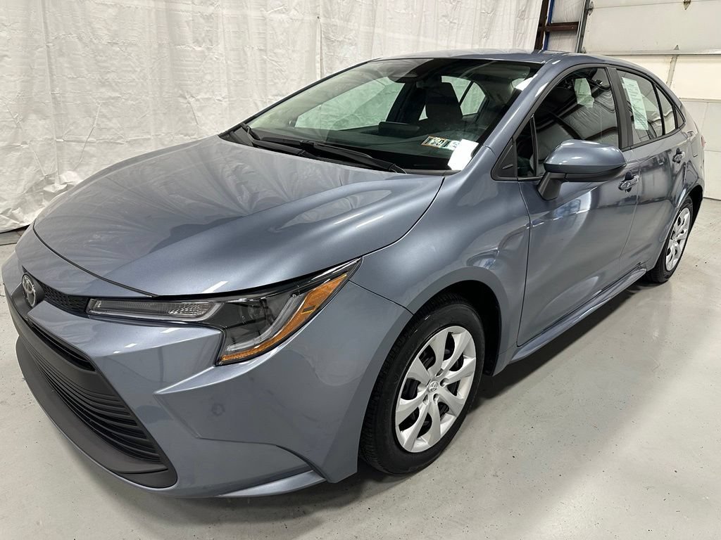 Used 2026 Toyota Corolla LE FWD image 3