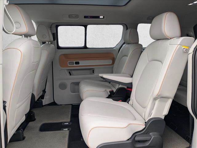 Used 2025 Volkswagen ID. Buzz 1st Edition image 24