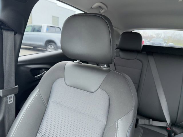 Used 2025 Chevrolet Trax LT w/ LT Convenience Package image 47