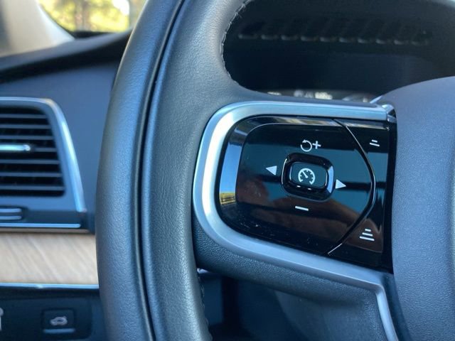 Used 2021 Volvo XC90 T6 Momentum w/ Climate Package image 28