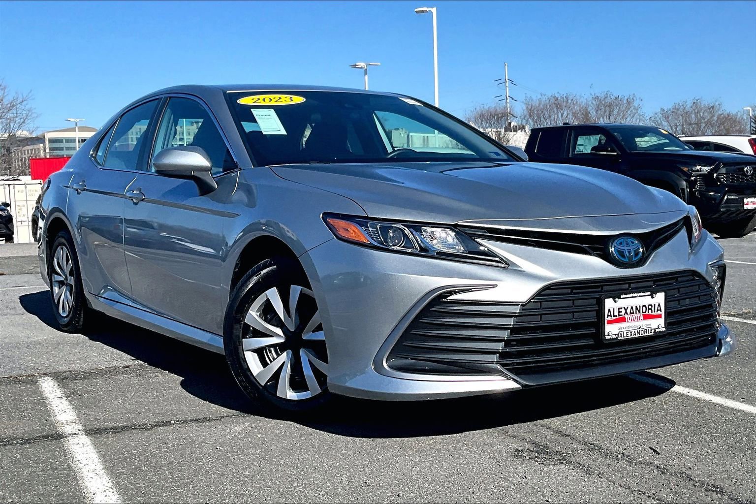 Used 2023 Toyota Camry LE image 2
