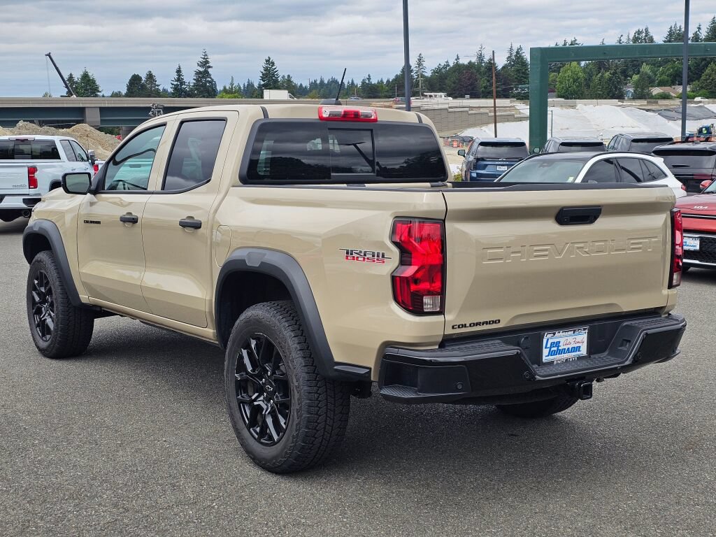 Used 2024 Chevrolet Colorado Trail Boss w/ LPO, Dark Essentials Package AWD/4WD image 7