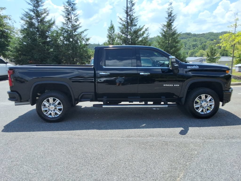 Certified 2022 Chevrolet Silverado 3500 High Country AWD/4WD image 4