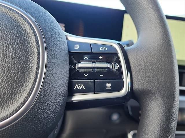 New 2026 Kia Carnival LX FWD image 25