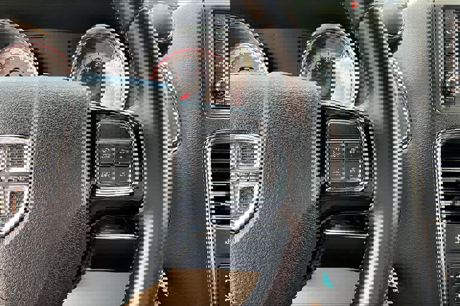 Used 2017 Dodge Grand Caravan SXT image 24