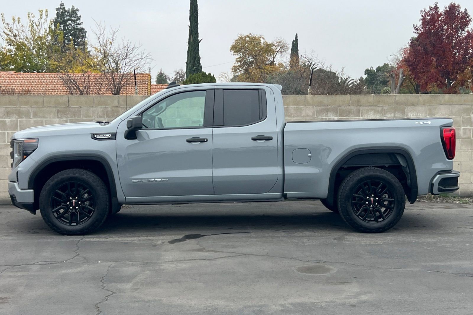 Used 2025 GMC Sierra 1500 Pro w/ Graphite Edition image 7