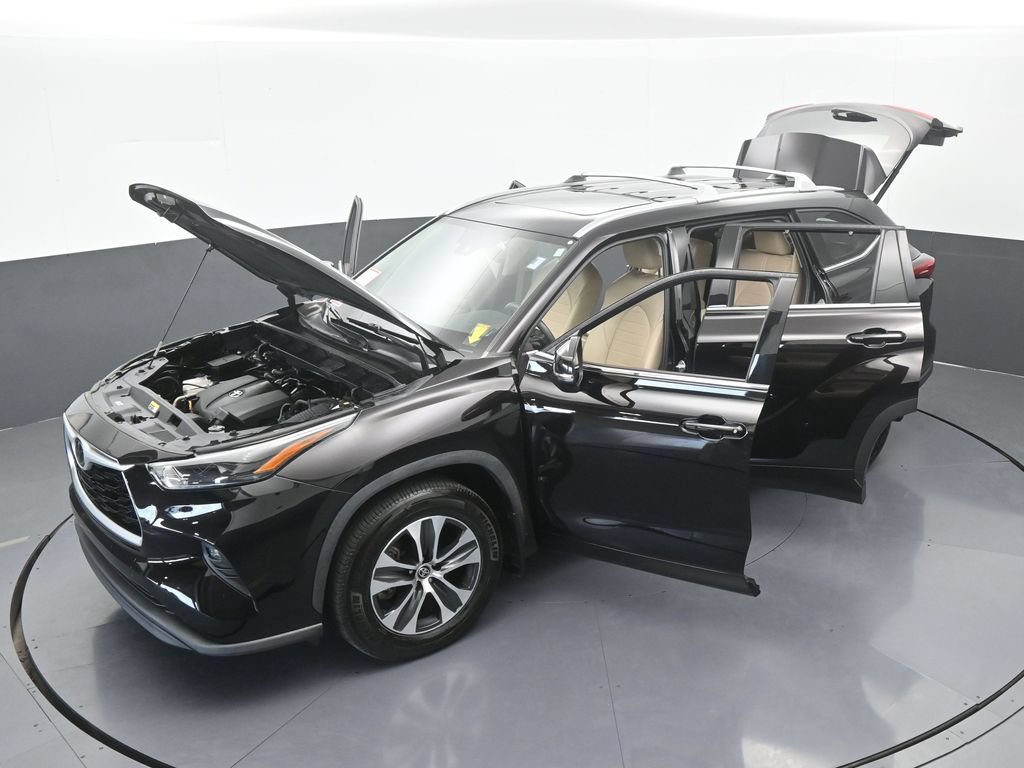 Used 2022 Toyota Highlander XLE FWD image 64