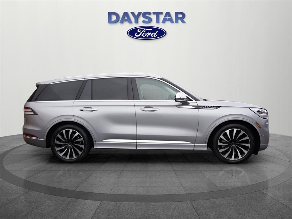 Used 2022 Lincoln Aviator Black Label Grand Touring image 2