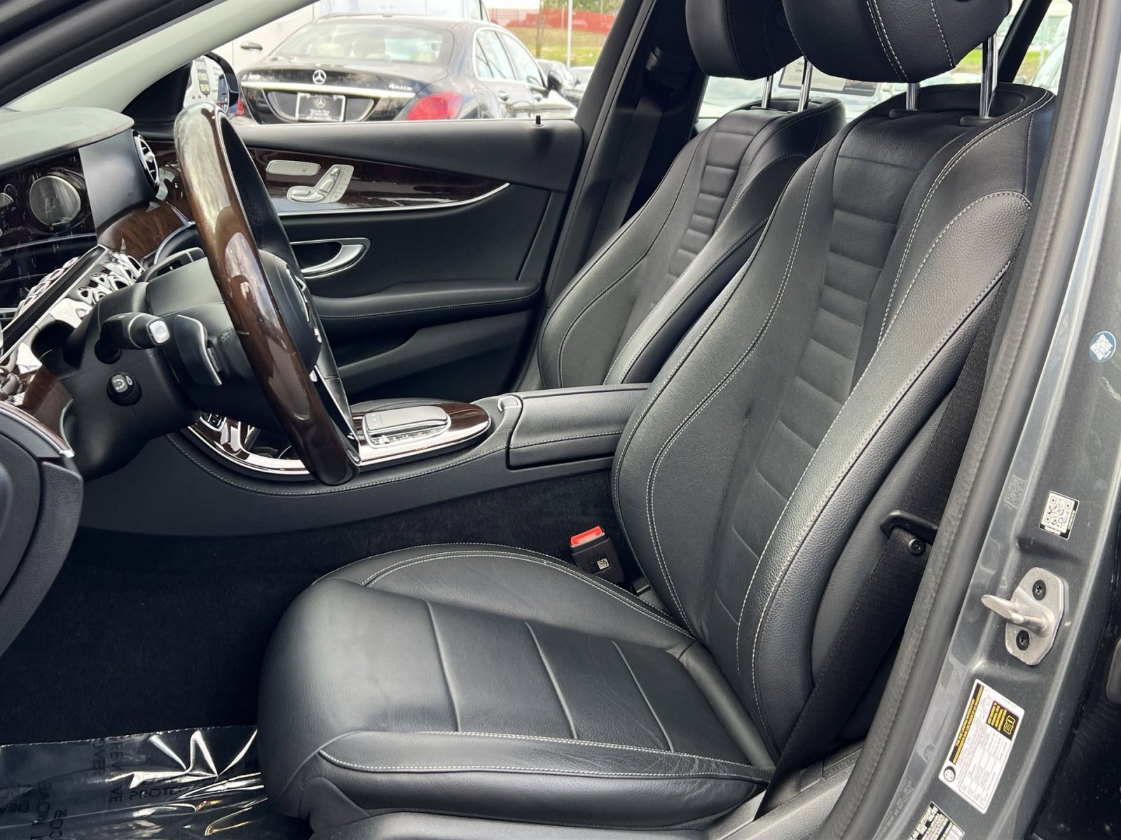 Certified 2023 Mercedes-Benz E 350 4MATIC Sedan w/ Premium Package image 11