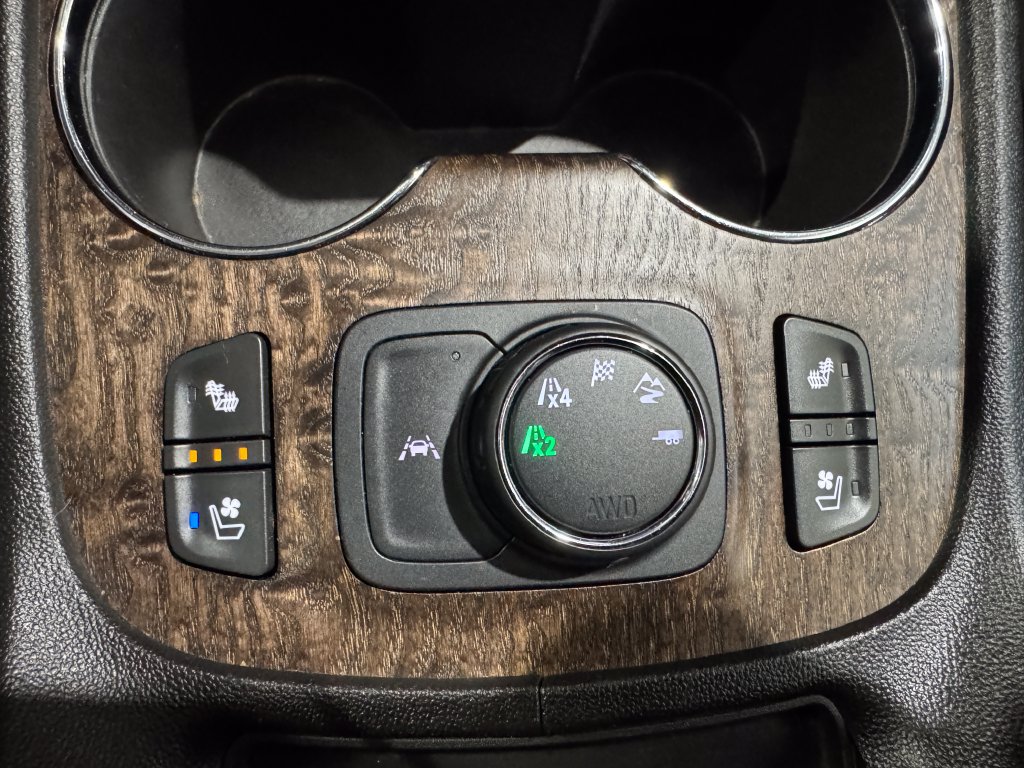 Used 2023 GMC Acadia Denali w/ Denali Ultimate Package AWD/4WD image 33