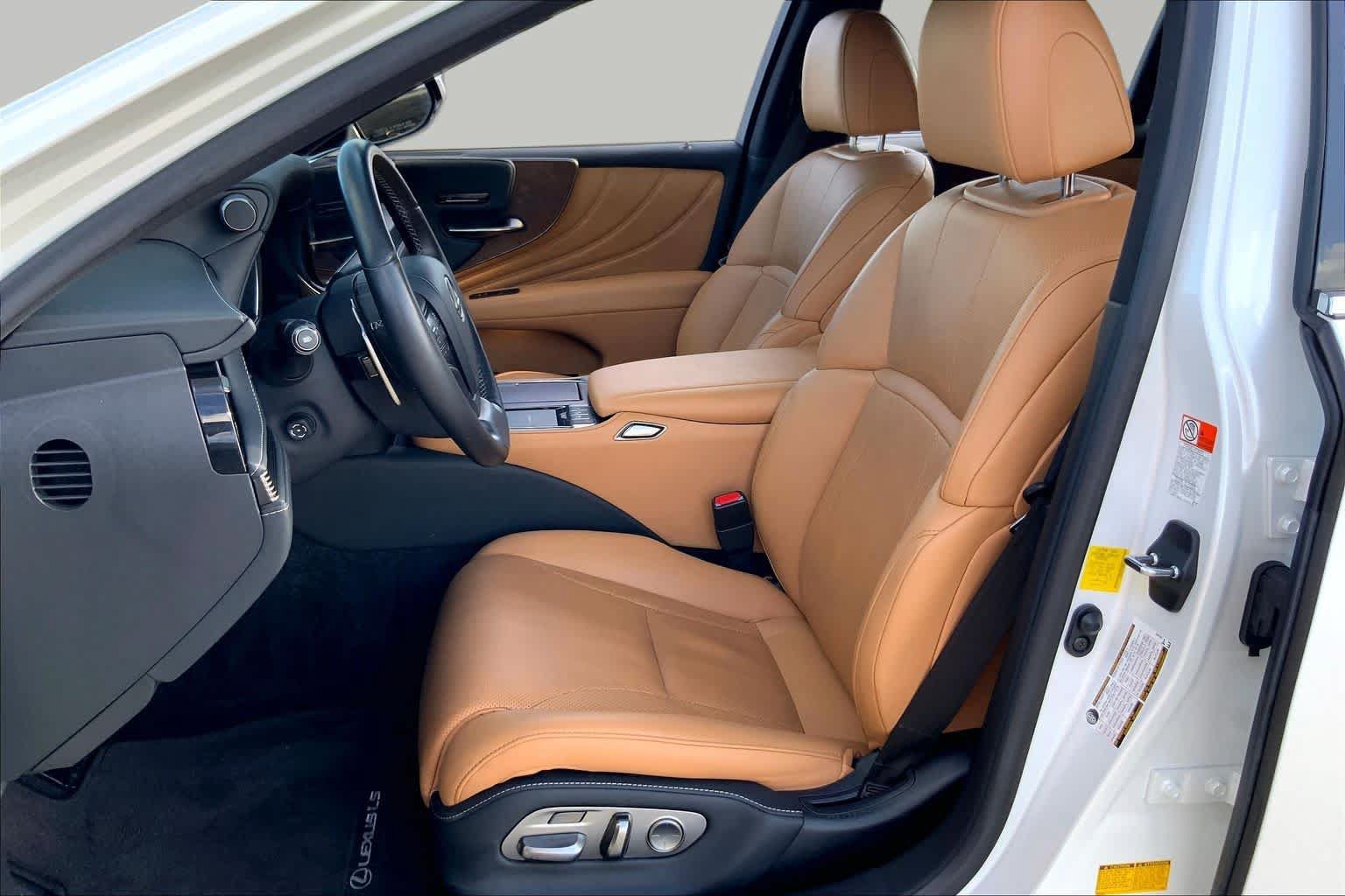 Used 2021 Lexus LS 500 w/ Accessory Package (Z2) RWD image 8
