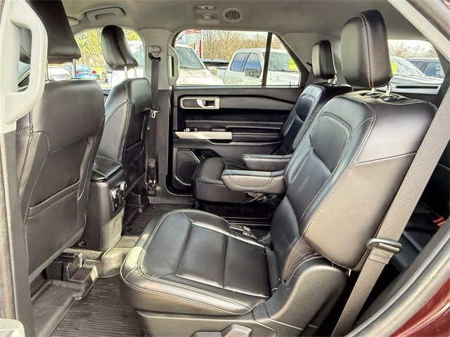Certified 2022 Ford Explorer XLT w/ Equipment Group 202A image 9