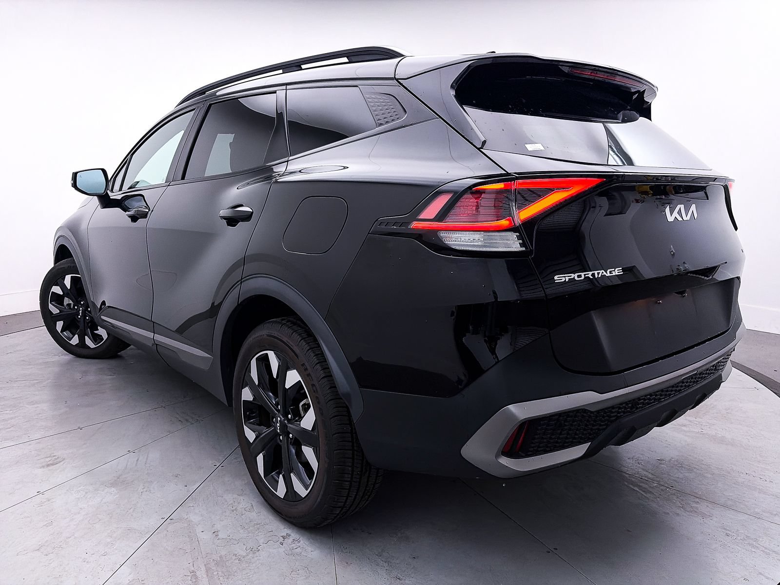 Used 2023 Kia Sportage X-Line AWD/4WD image 2