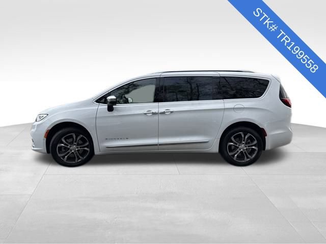 New 2026 Chrysler Pacifica Pinnacle image 4