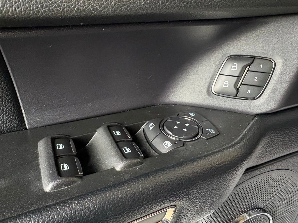 Used 2021 Ford Expedition Max XLT image 22