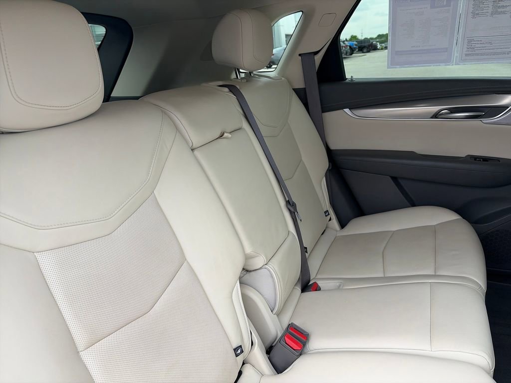 Used 2020 Cadillac XT5 Premium Luxury w/ LPO, Floor Liner Package FWD image 32