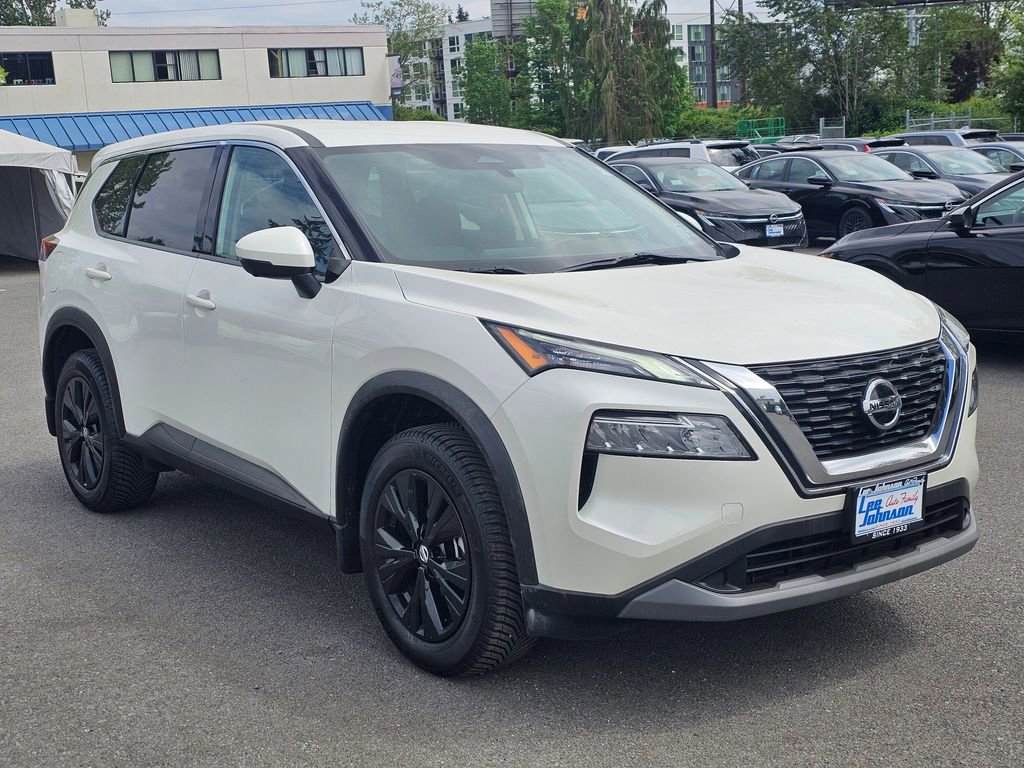 Used 2021 Nissan Rogue SV AWD/4WD image 3