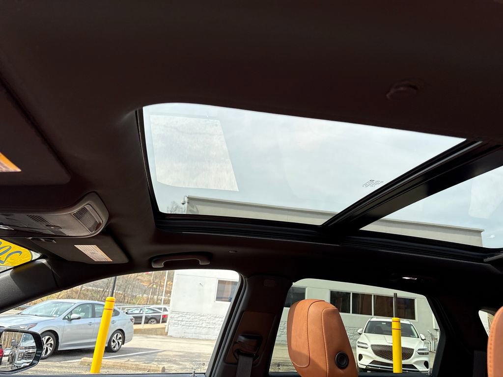 Used 2025 Cadillac XT5 Premium Luxury w/ Technology Package image 12