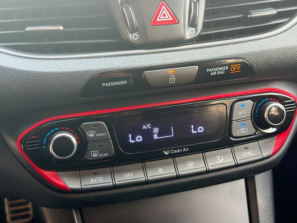 Used 2018 Hyundai Elantra GT Sport image 15