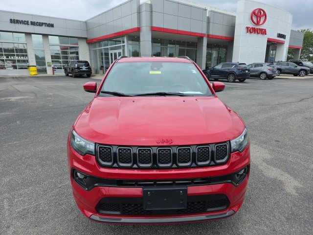 Used 2023 Jeep Compass Limited image 2