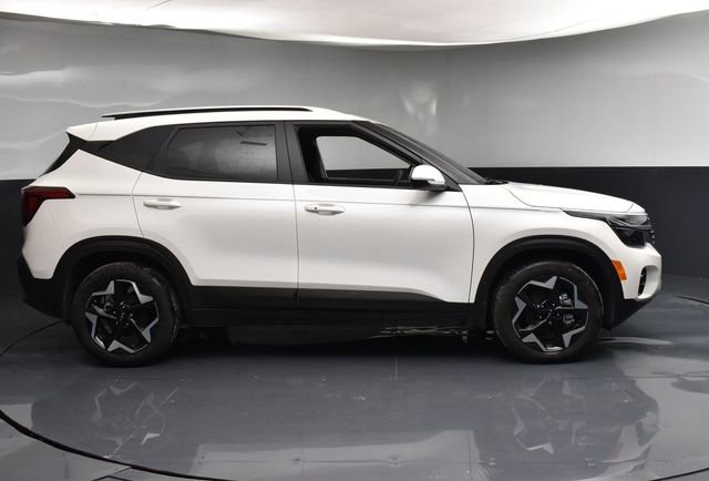 Certified 2025 Kia Seltos S FWD image 8